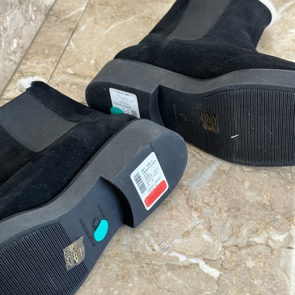 Stuart Weitzman - Picture 2 of 2